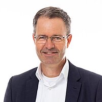 Dr. Patrick Pertsch – Managing Director PI Ceramic