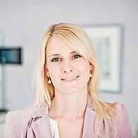 Physik Instrumente Dr. Julia Winter