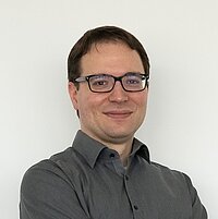 PI Ceramic Michael Oertel